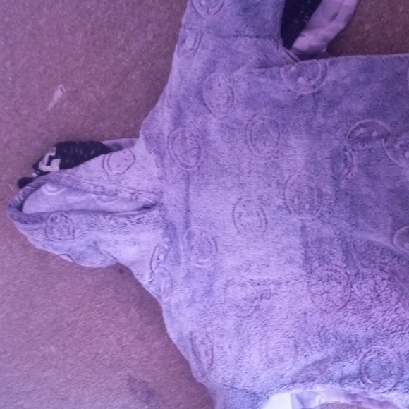 Hoodies - Picture 4 of 8